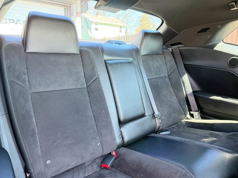 Used 2017 Dodge Challenger GT w/ GT Interior Package image 27