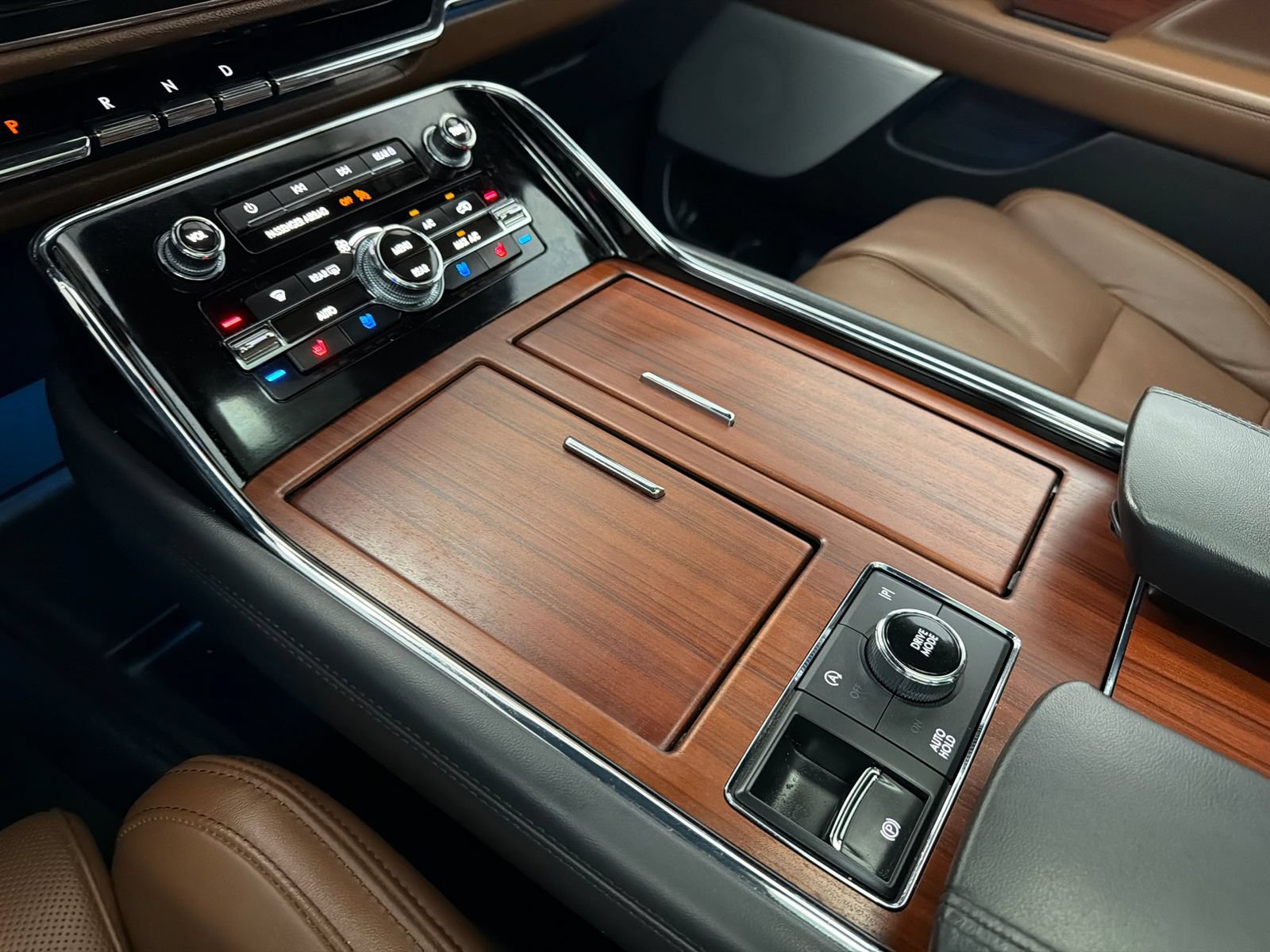 Certified 2023 Lincoln Navigator Reserve AWD/4WD image 34