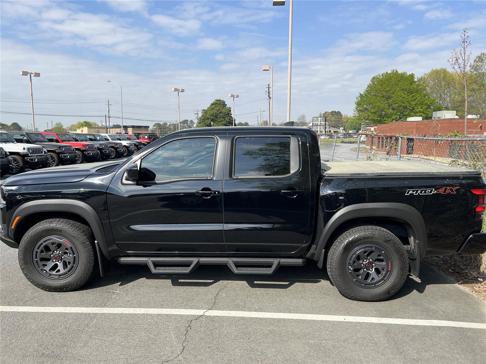 Used 2025 Nissan Frontier PRO-4X w/ Pro Premium Package image 6