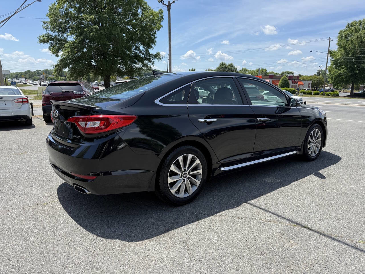 Used 2016 Hyundai Sonata Sport w/ Option Group 03 FWD image 5