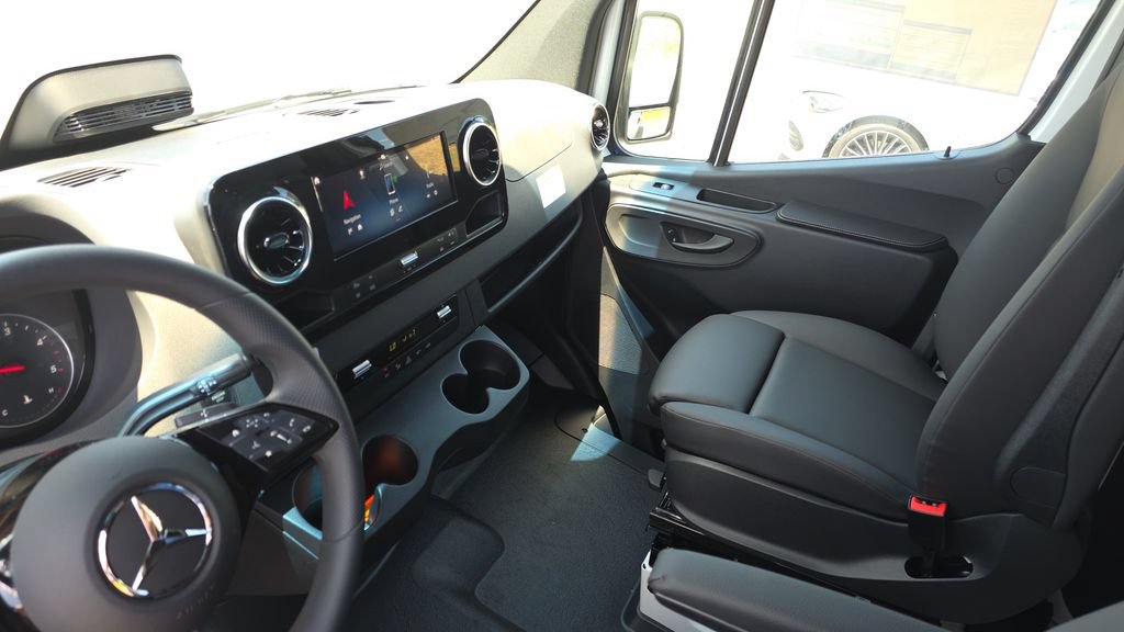 New 2026 Mercedes-Benz Sprinter 2500 image 21