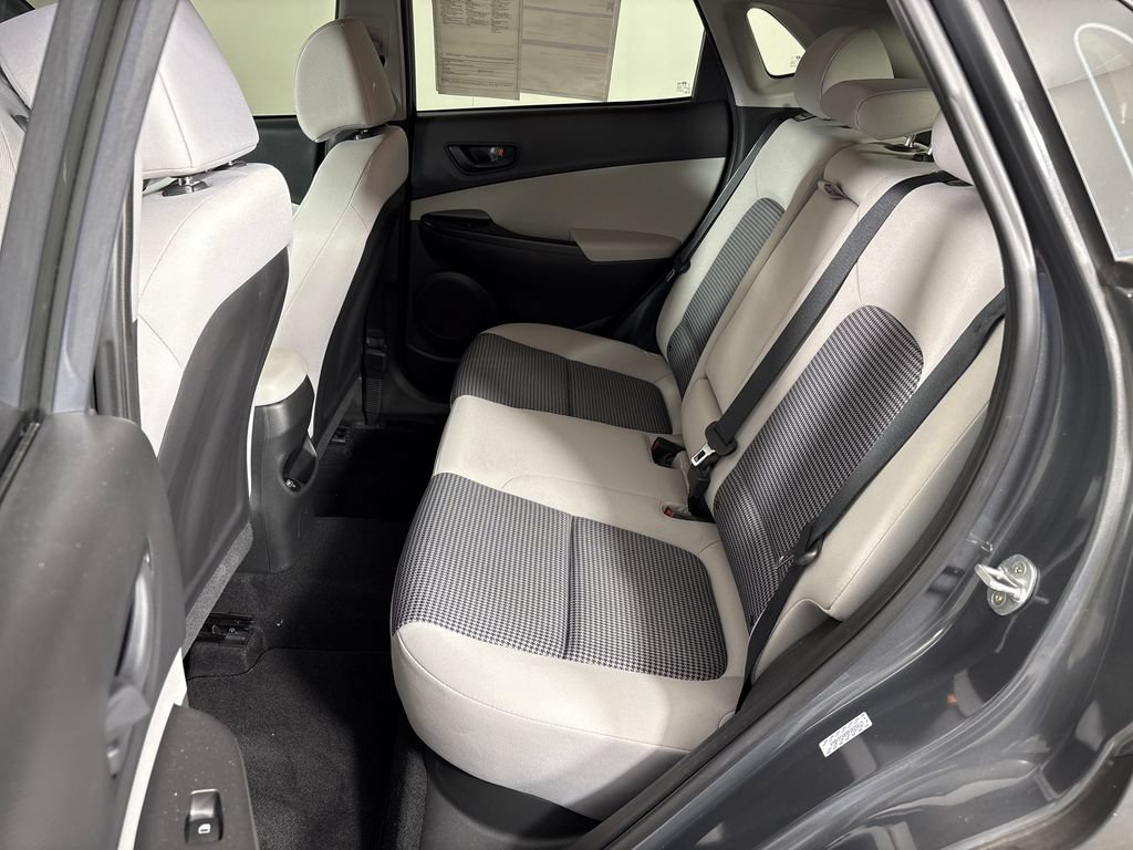 Used 2023 Hyundai Kona SE AWD/4WD image 52