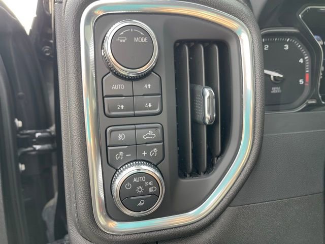 Certified 2026 Chevrolet Silverado 1500 High Country w/ Technology Package image 19