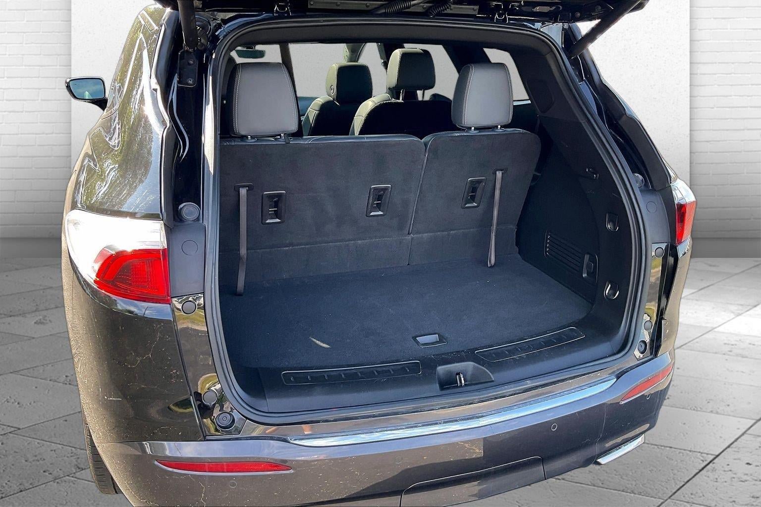 Used 2022 Buick Enclave Premium w/ Experience Buick Package FWD image 4