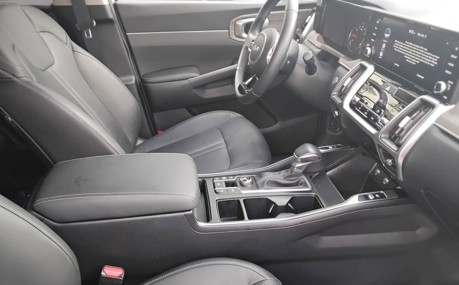 Used 2022 Kia Sorento EX w/ Panoramic Sunroof Package image 27