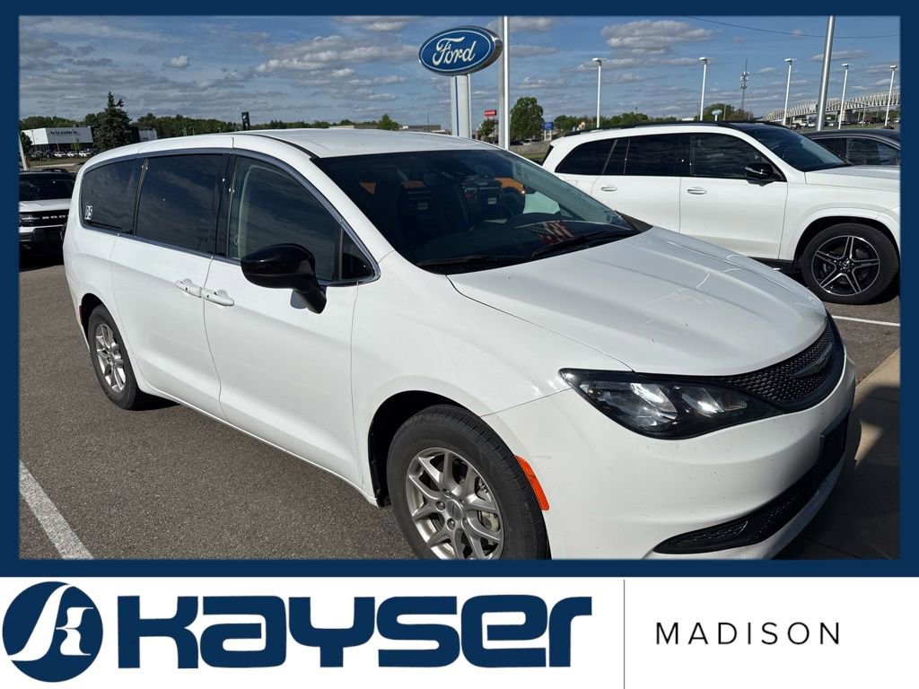 Used 2024 Chrysler Voyager LX FWD image 1
