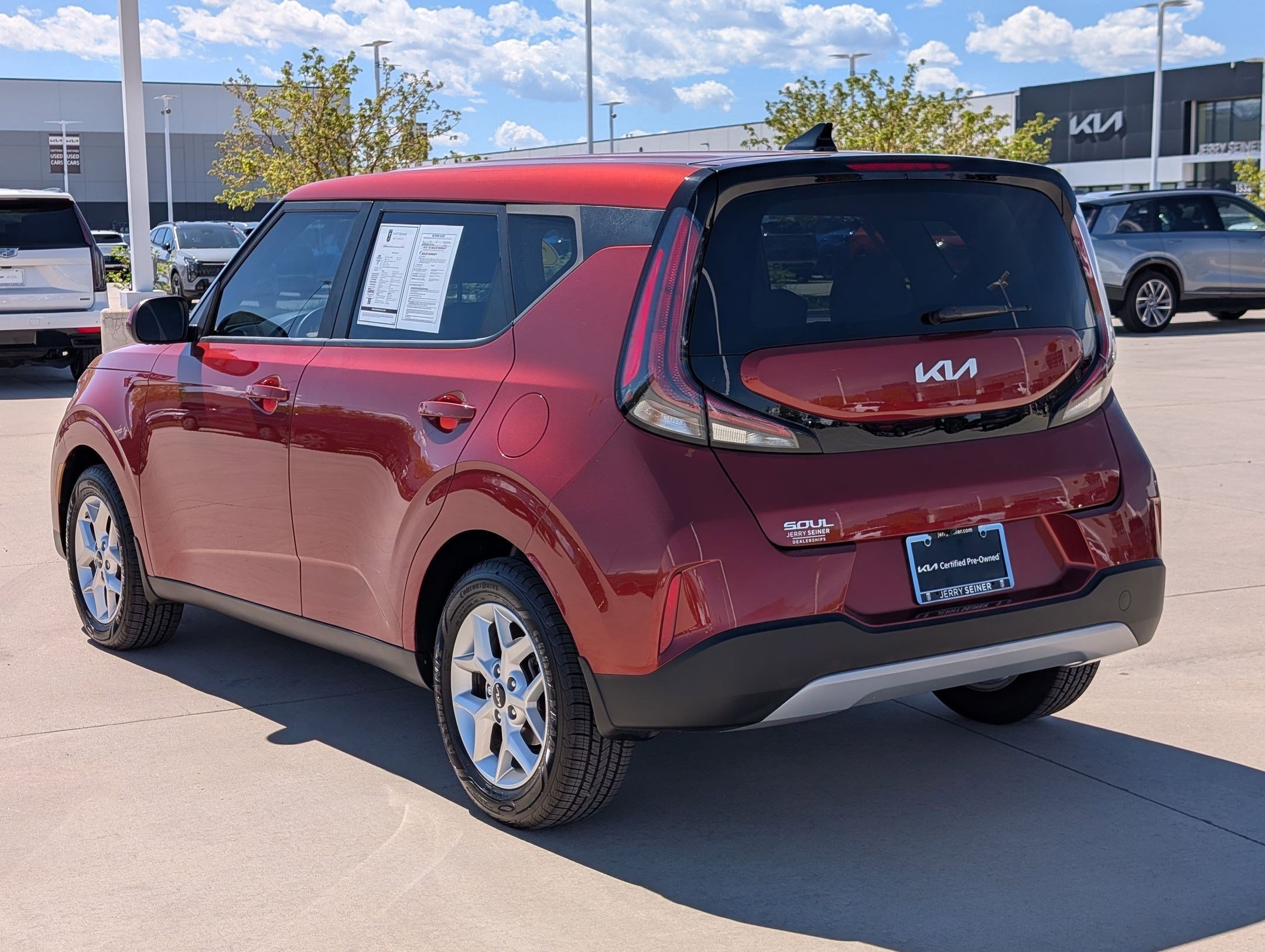 Certified 2023 Kia Soul LX w/ LX Technology Package FWD image 3