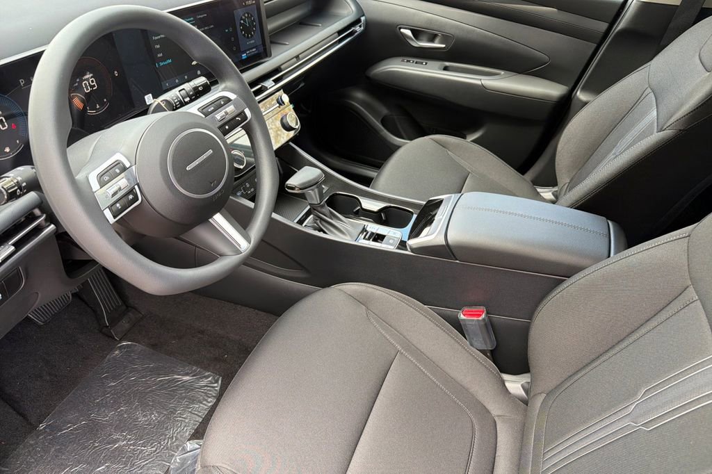 New 2026 Hyundai Tucson SEL image 8