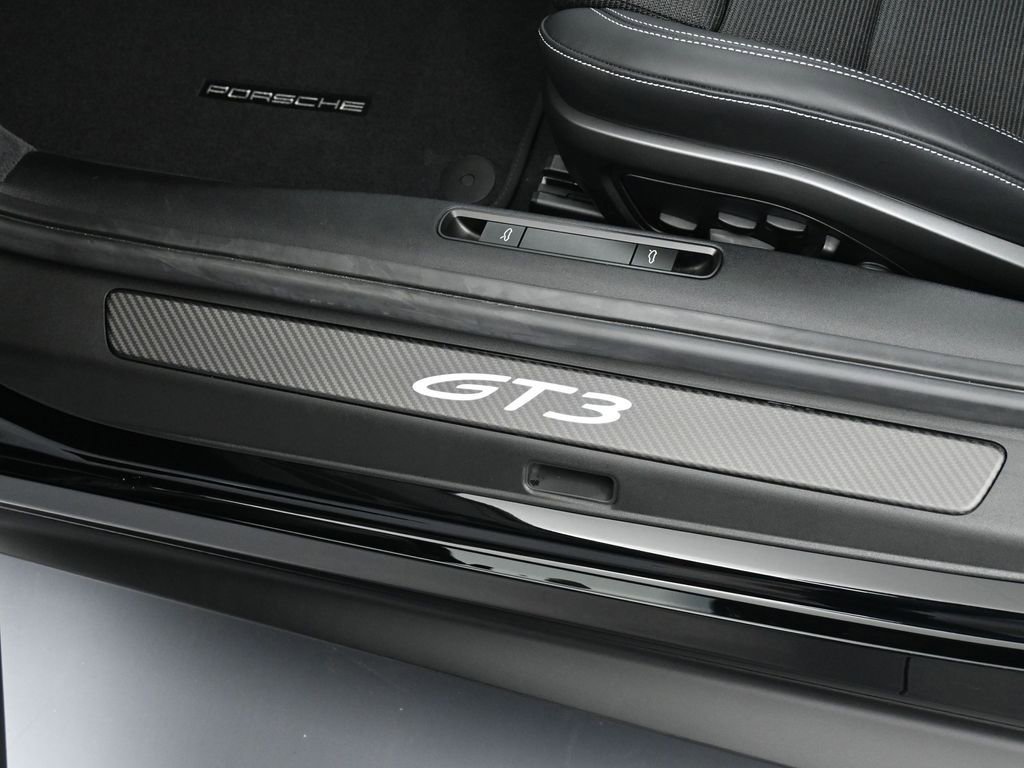 New 2026 Porsche 911 GT3 image 17