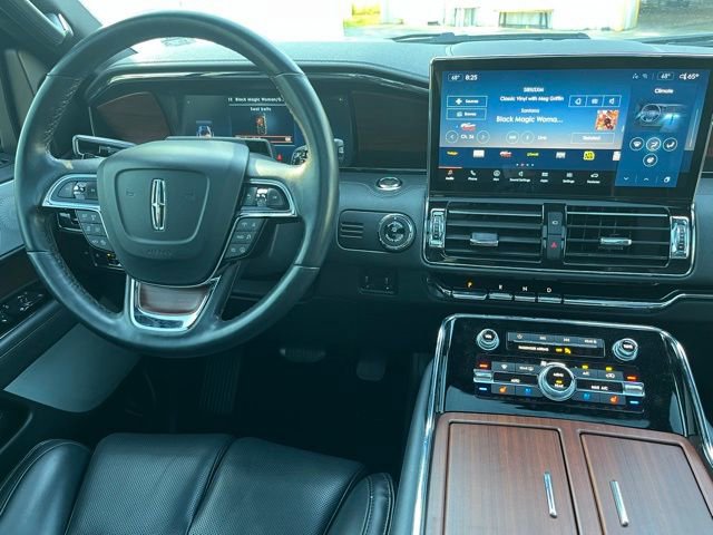 Used 2023 Lincoln Navigator Reserve AWD/4WD image 23