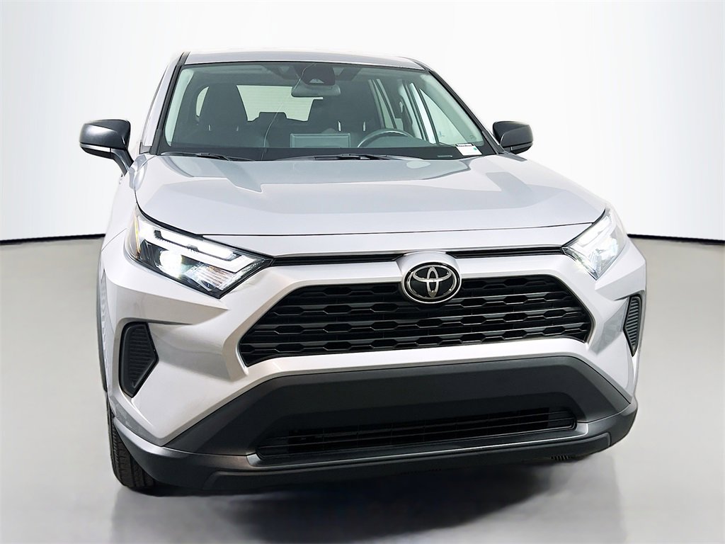 Used 2024 Toyota RAV4 LE video 2
