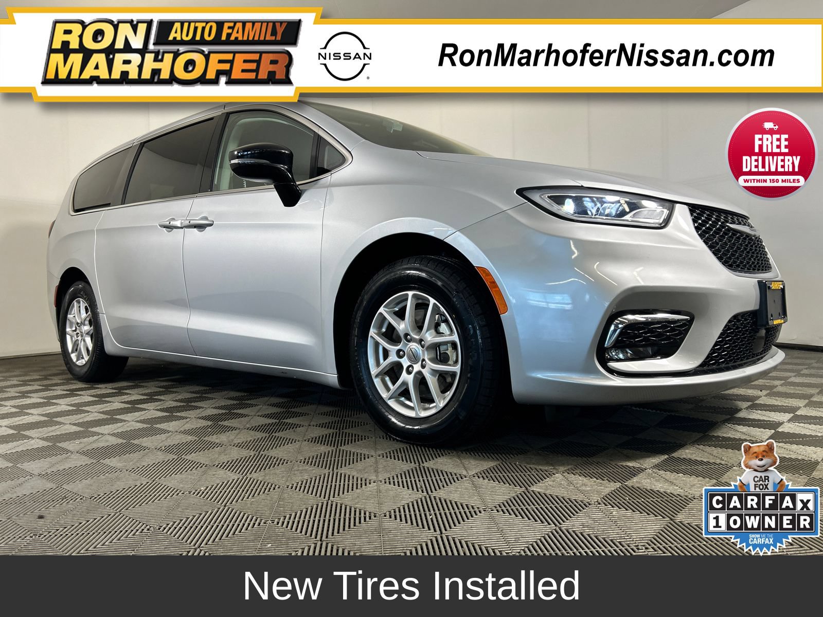 Used 2024 Chrysler Pacifica Touring-L FWD 360° Tour