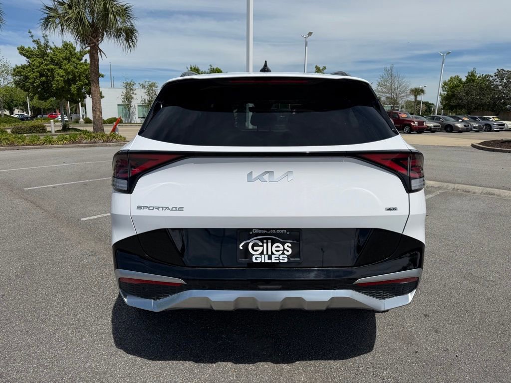Used 2025 Kia Sportage SX image 4