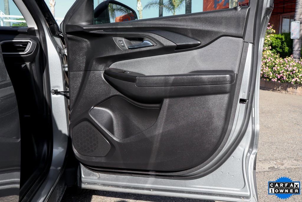 Used 2023 Chevrolet TrailBlazer LS image 39