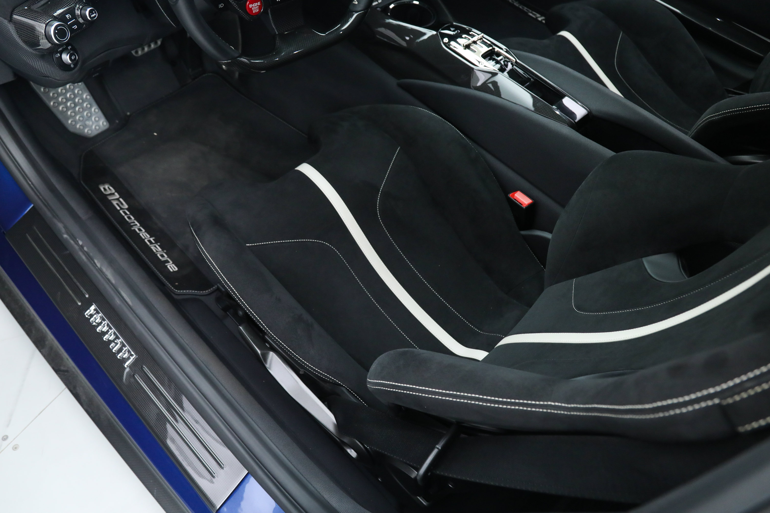 Certified 2022 Ferrari 812 Competizione RWD image 32