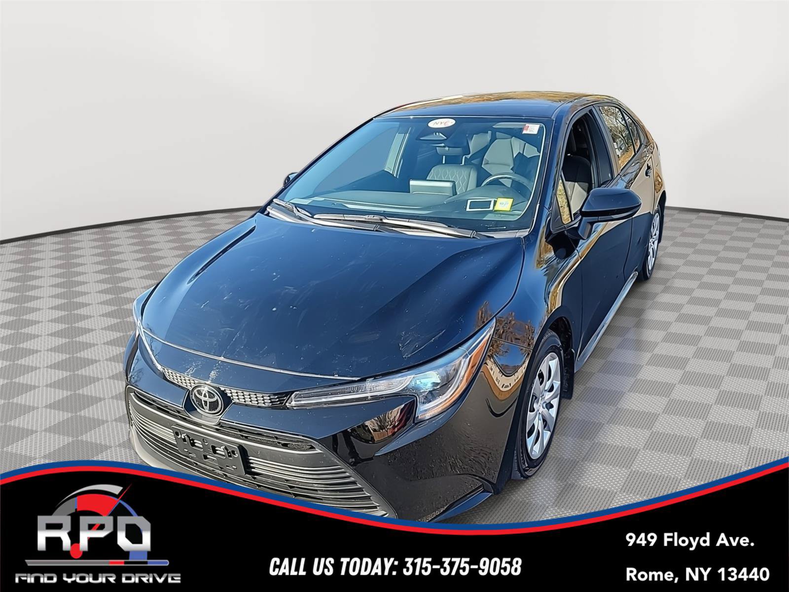 Used 2024 Toyota Corolla LE FWD image 1
