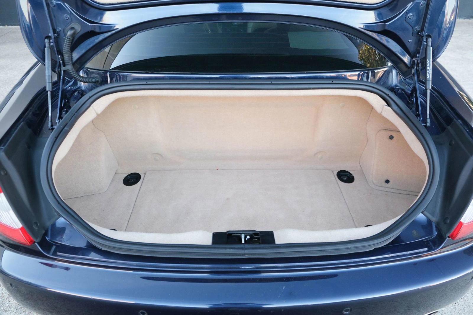 Used 2010 Maserati GranTurismo Coupe 2D image 23