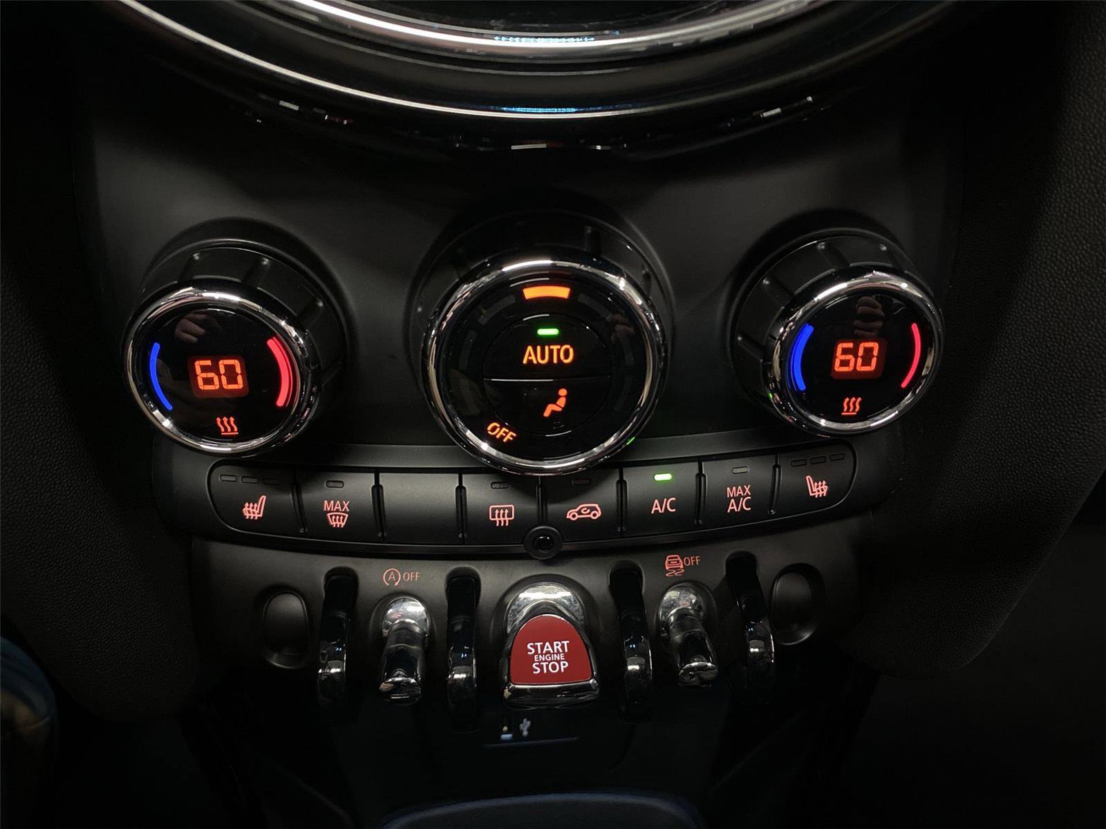 Used 2022 MINI Cooper 2-Door Hardtop FWD image 21