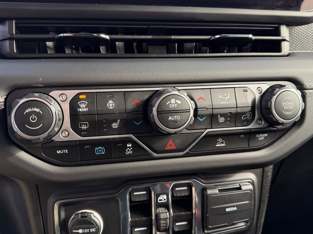 Certified 2025 Jeep Wrangler Unlimited Rubicon 4xe w/ Convenience Group image 25