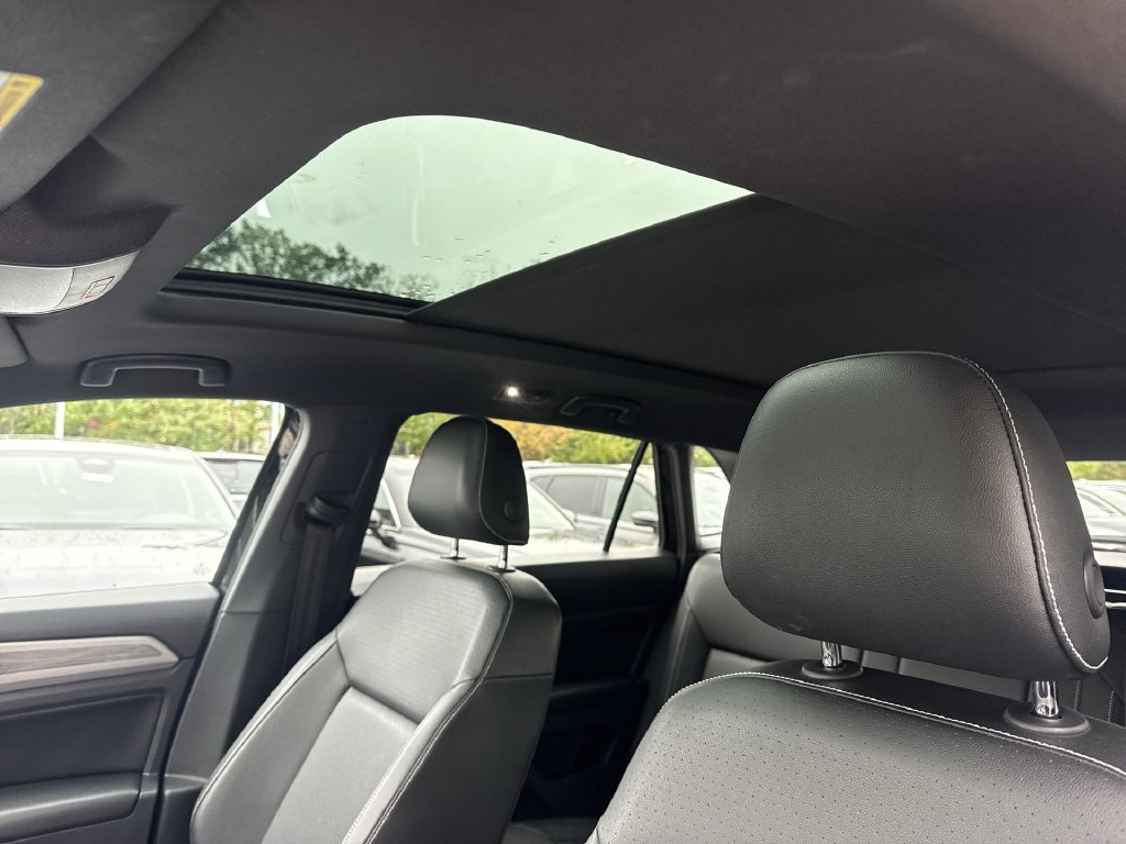 Used 2020 Volkswagen Atlas Cross Sport SE w/ Panoramic Sunroof Package AWD/4WD image 16
