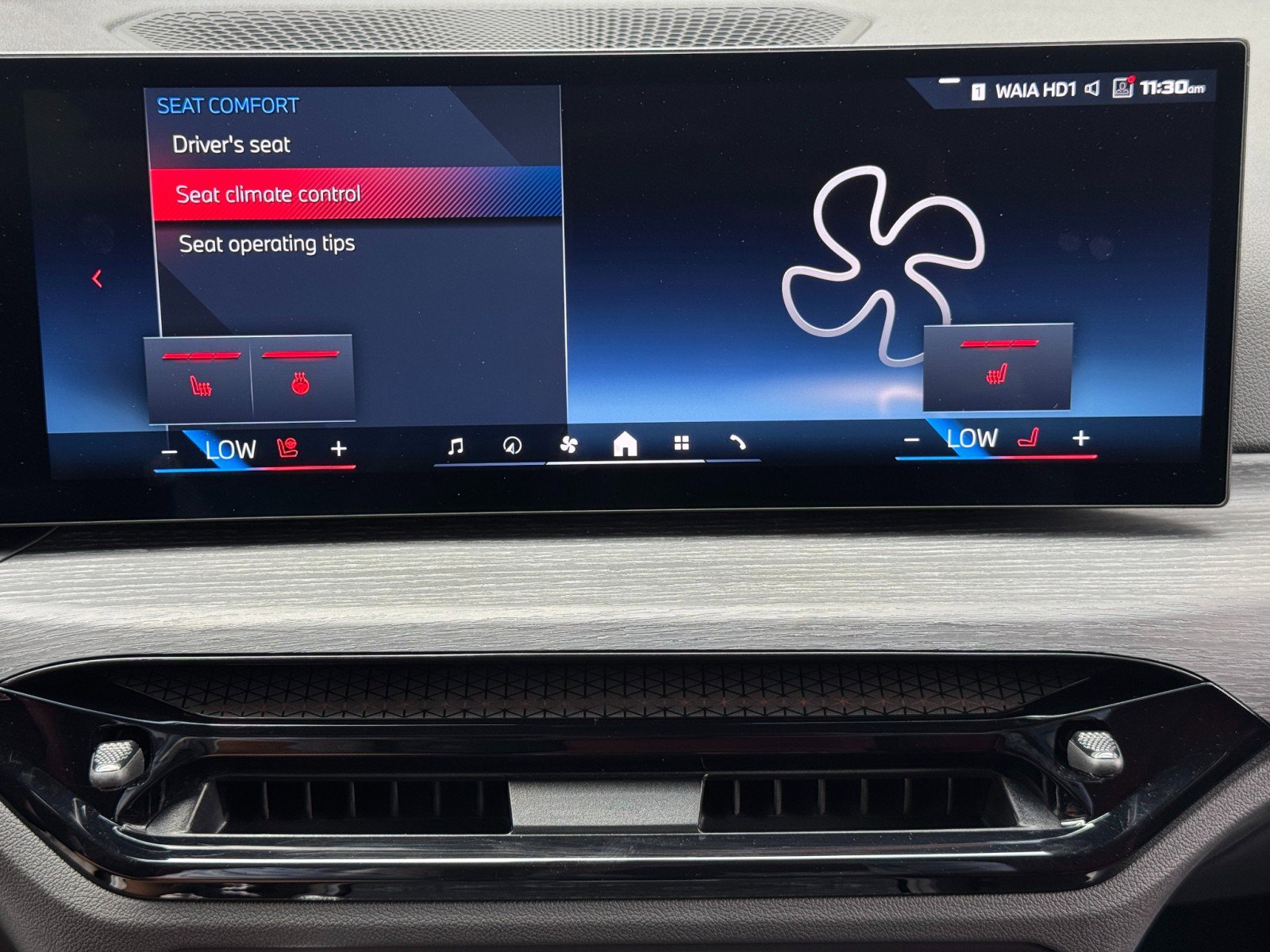 Used 2025 BMW M340i w/ Premium Package RWD image 31