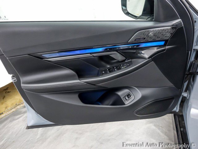 Used 2024 BMW i5 M60 w/ Premium Package image 27