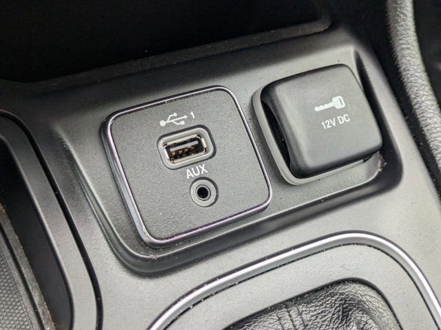 Used 2022 Jeep Cherokee Latitude Lux w/ Mopar Interior Package image 19