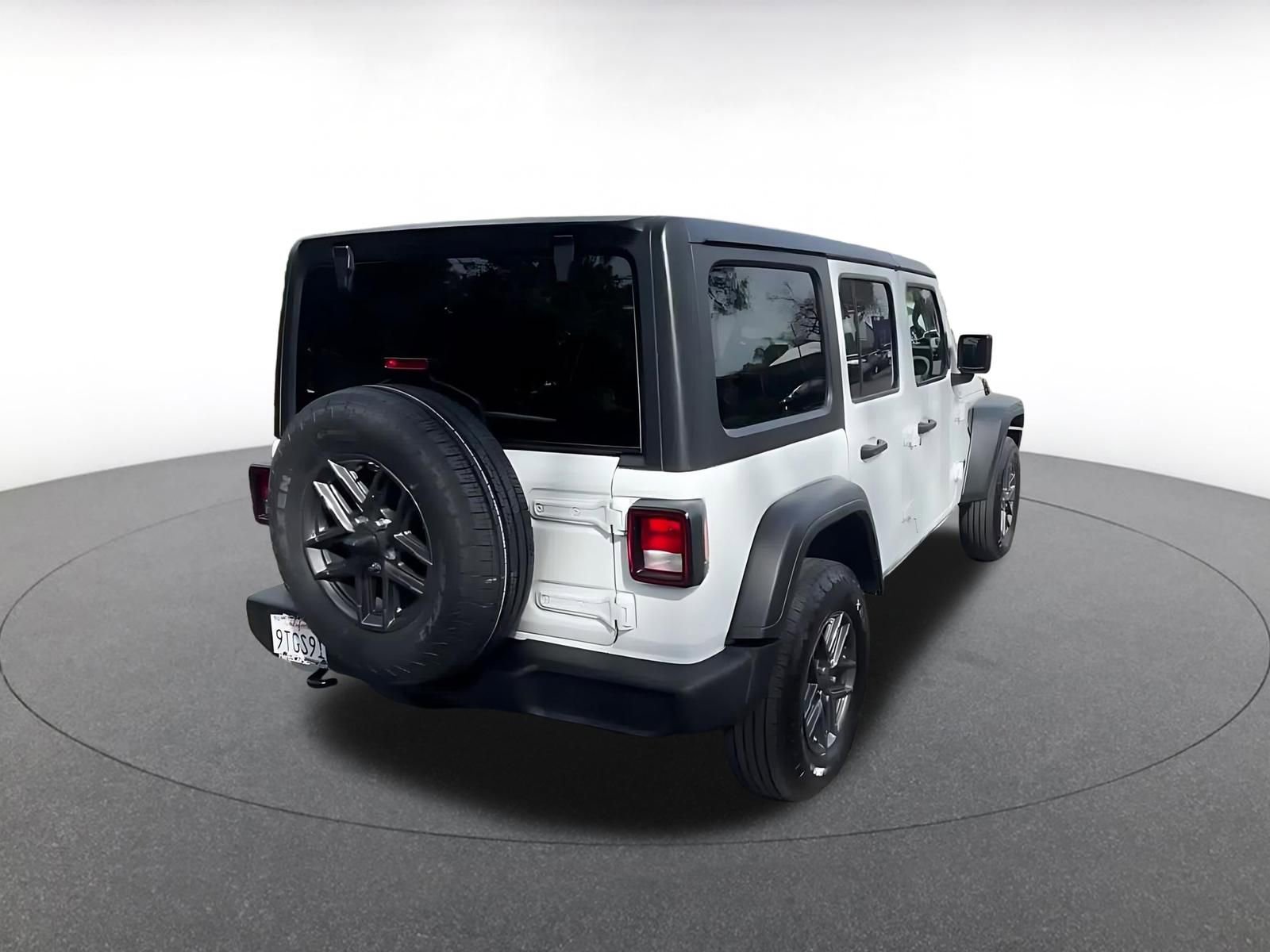 Used 2025 Jeep Wrangler Unlimited Sport AWD/4WD image 12