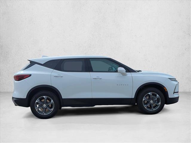 Used 2025 Chevrolet Blazer LT FWD image 4