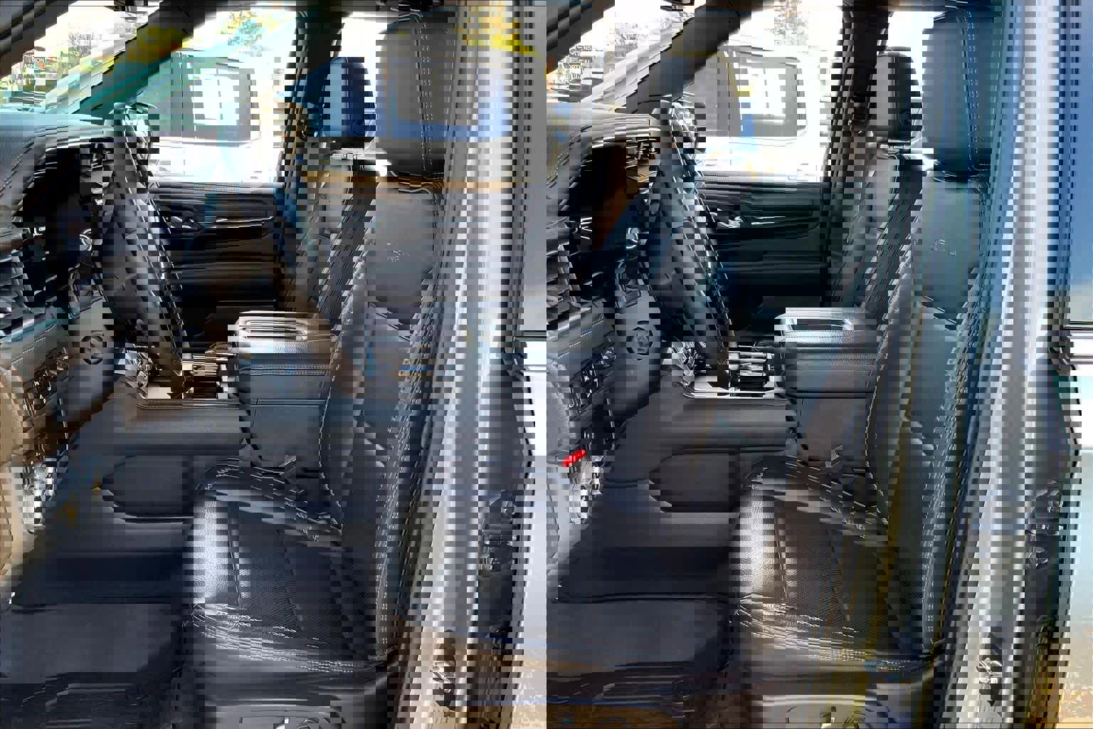 Certified 2023 GMC Yukon Denali image 8