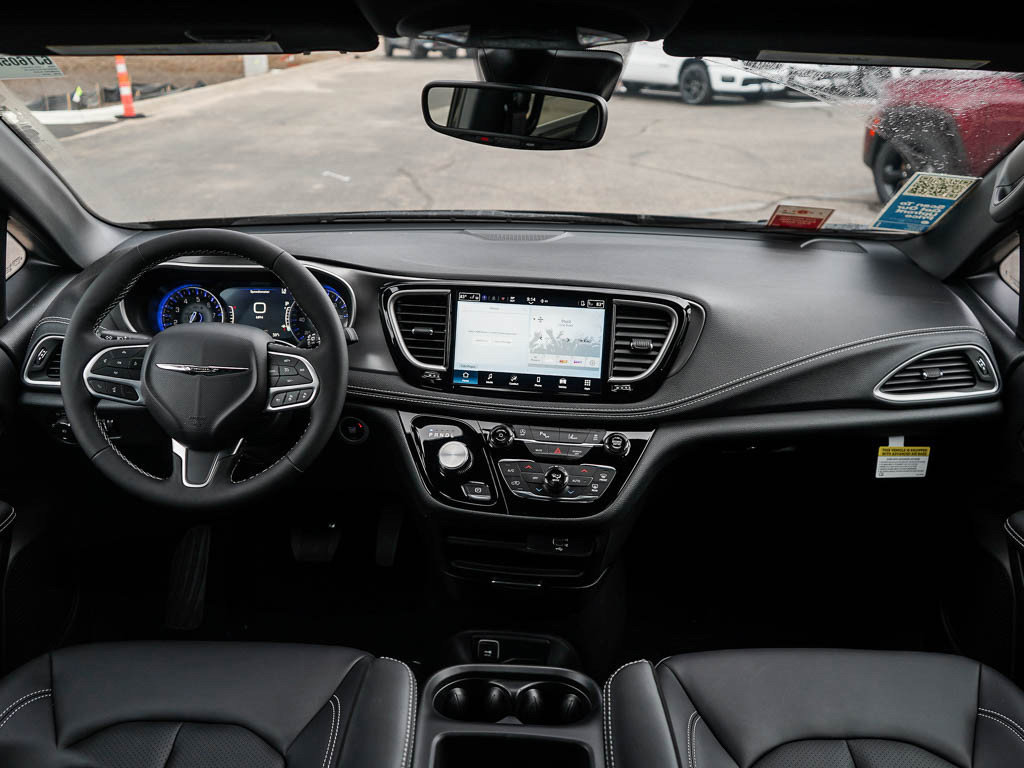 New 2026 Chrysler Pacifica Select AWD/4WD image 14