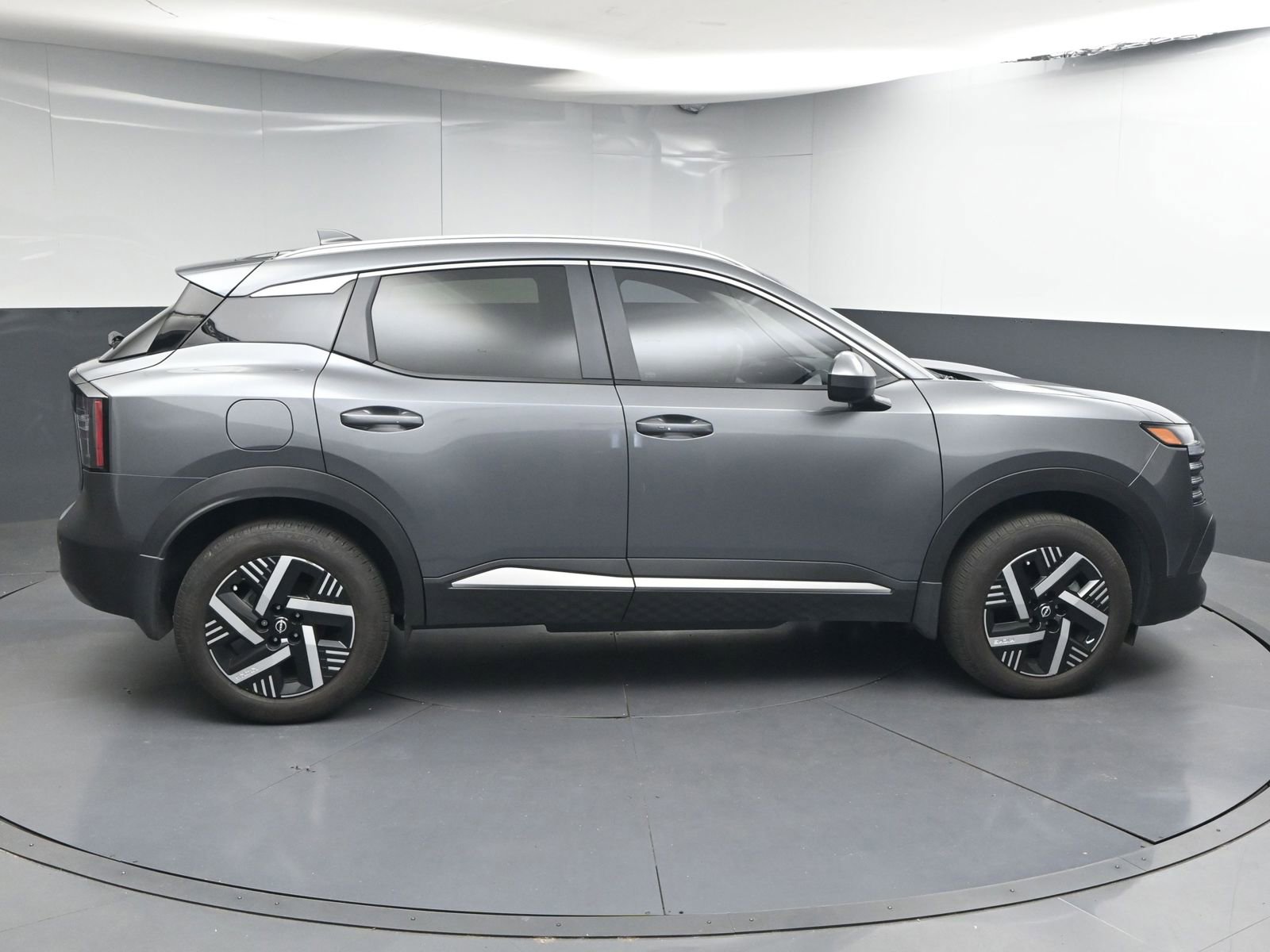Certified 2025 Nissan Kicks SV w/ SV Premium Package FWD image 8