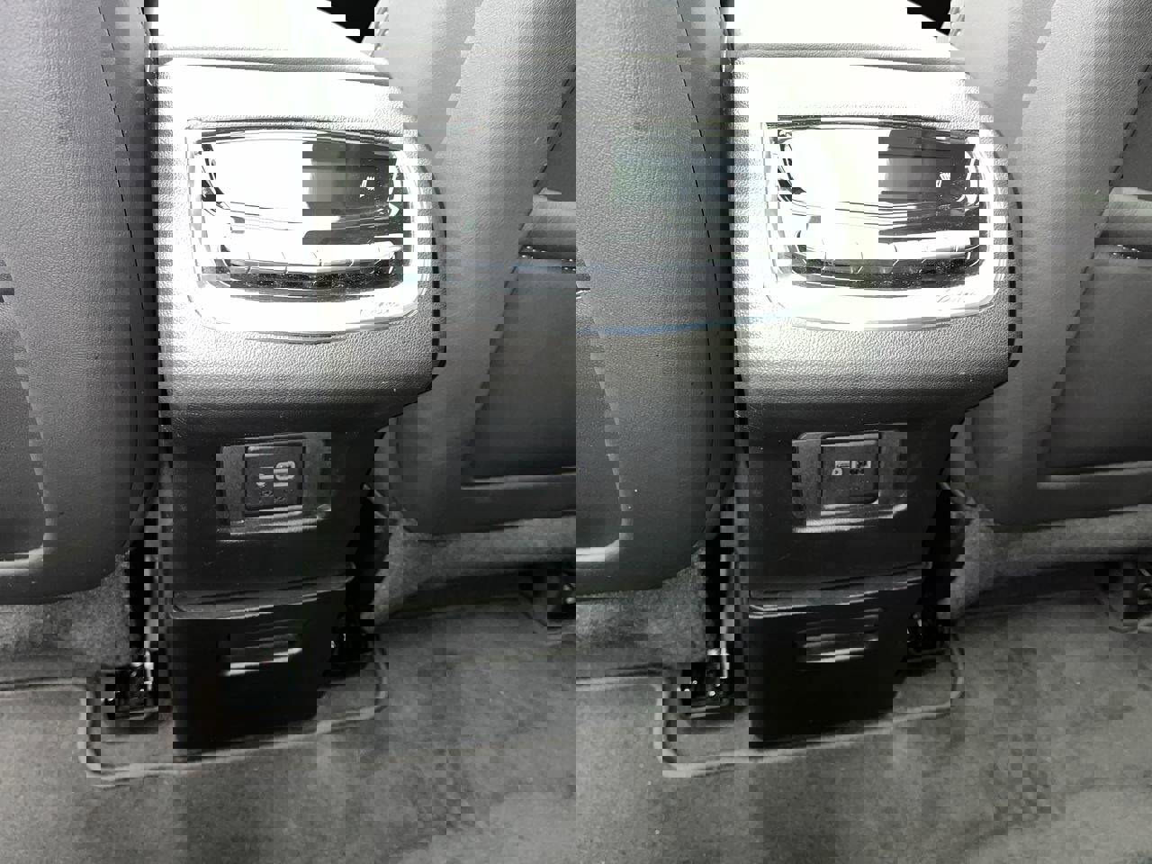 Certified 2025 Cadillac XT6 Premium Luxury image 14