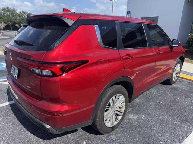 Used 2024 Mitsubishi Outlander ES FWD image 4