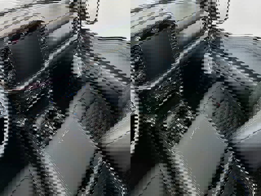 New 2025 Ford F150 Lariat w/ Equipment Group 502A High image 11