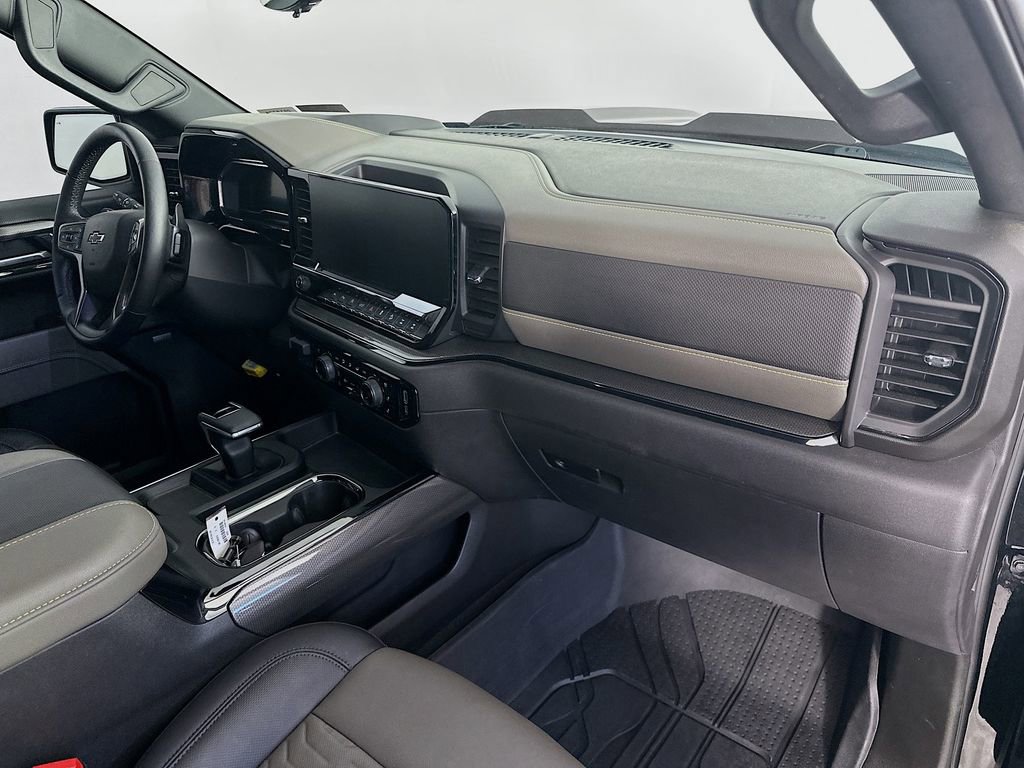 Used 2025 Chevrolet Silverado 1500 ZR2 w/ Technology Package image 32