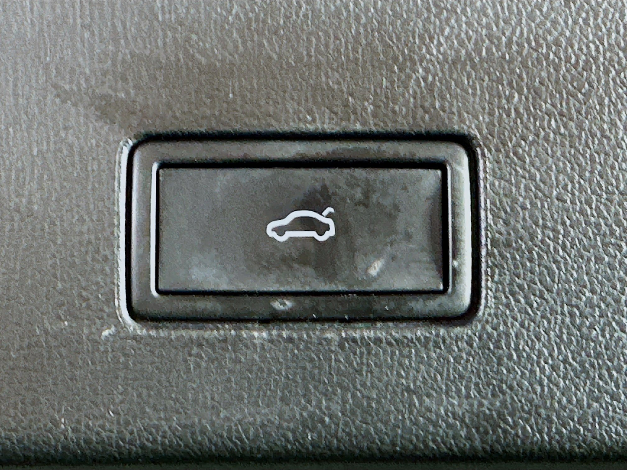 Used 2024 Volkswagen Atlas Cross Sport SE image 27