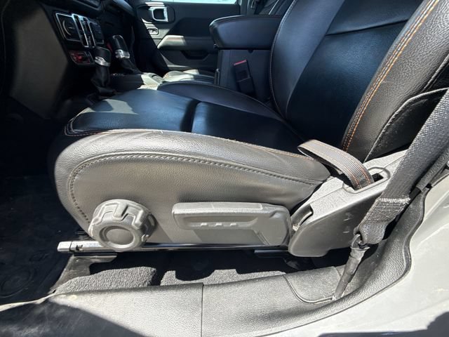 Used 2021 Jeep Gladiator Mojave w/ Dual Top Group AWD/4WD image 12