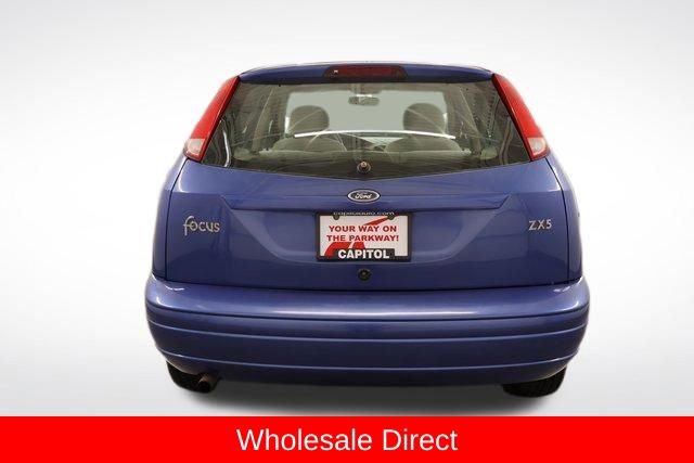 Used 2004 Ford Focus ZX5 Hatchback image 3