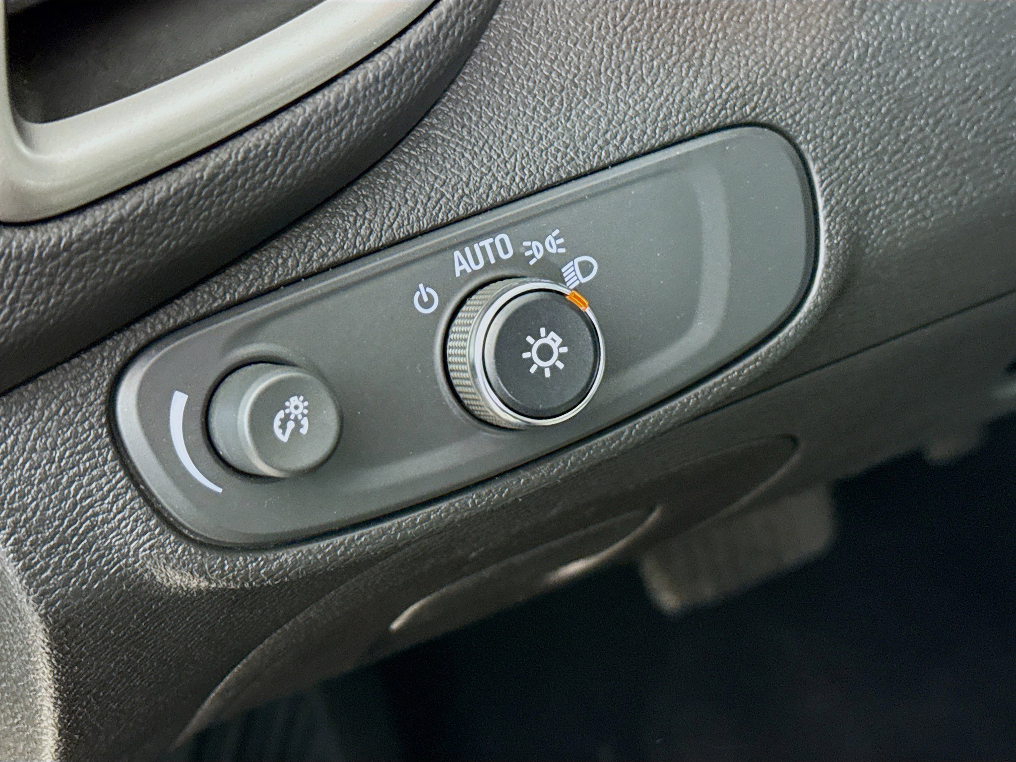 Used 2020 Chevrolet Trax LS image 9