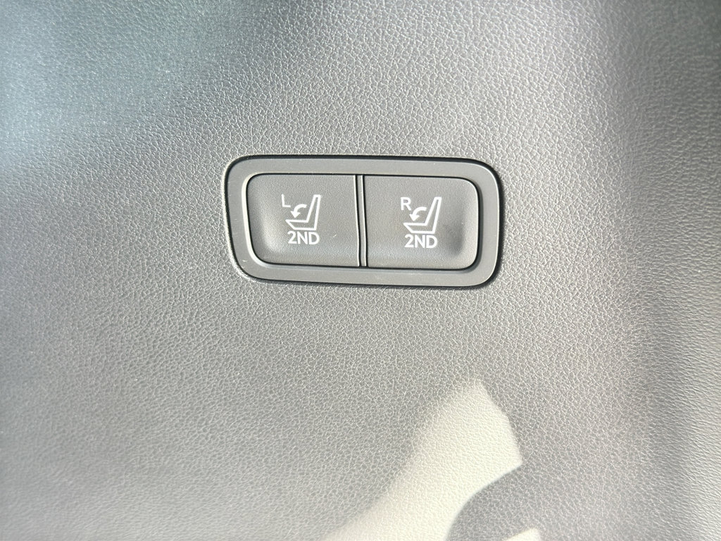 Used 2024 Hyundai Santa Fe Limited image 37