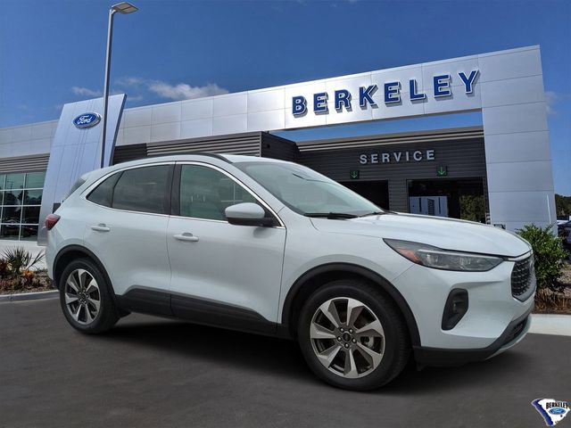 Used 2025 Ford Escape Platinum image 1