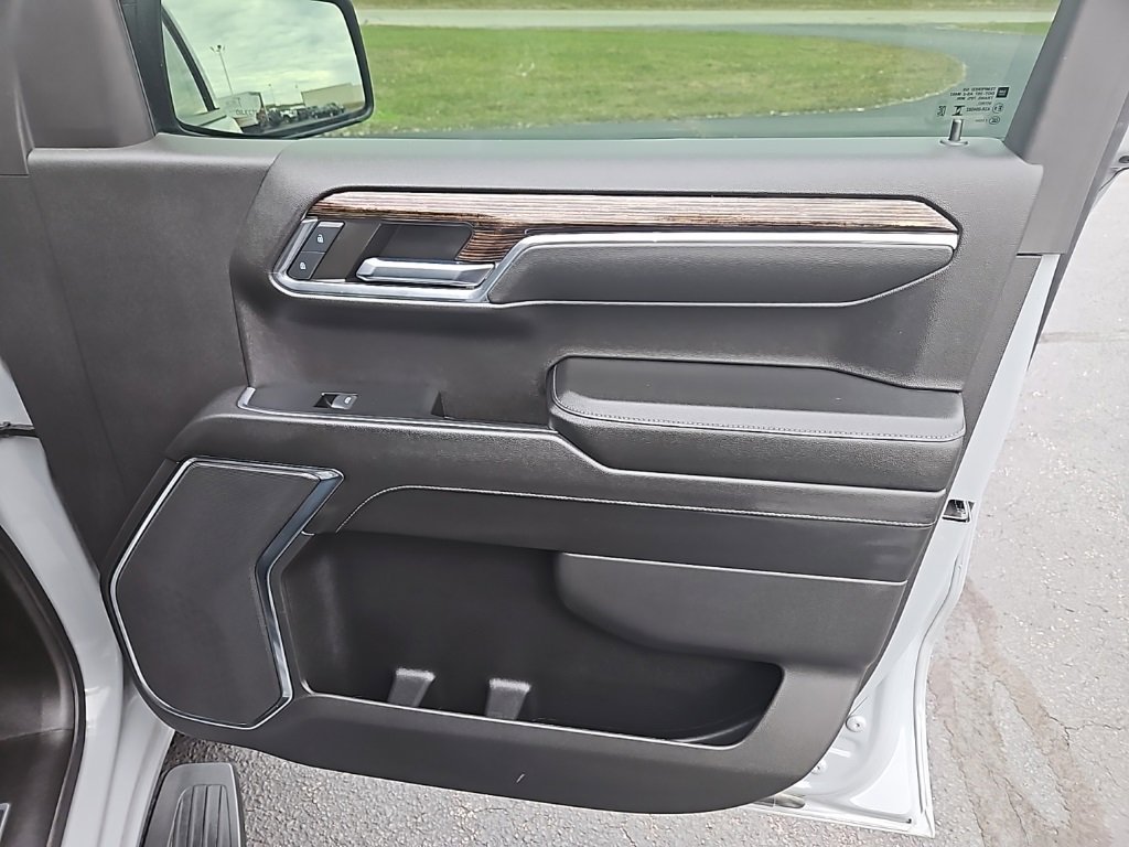 Used 2024 GMC Sierra 1500 Elevation image 32