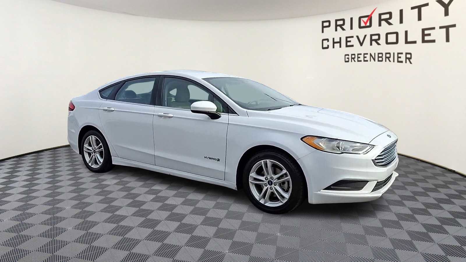 Used 2018 Ford Fusion S image 2
