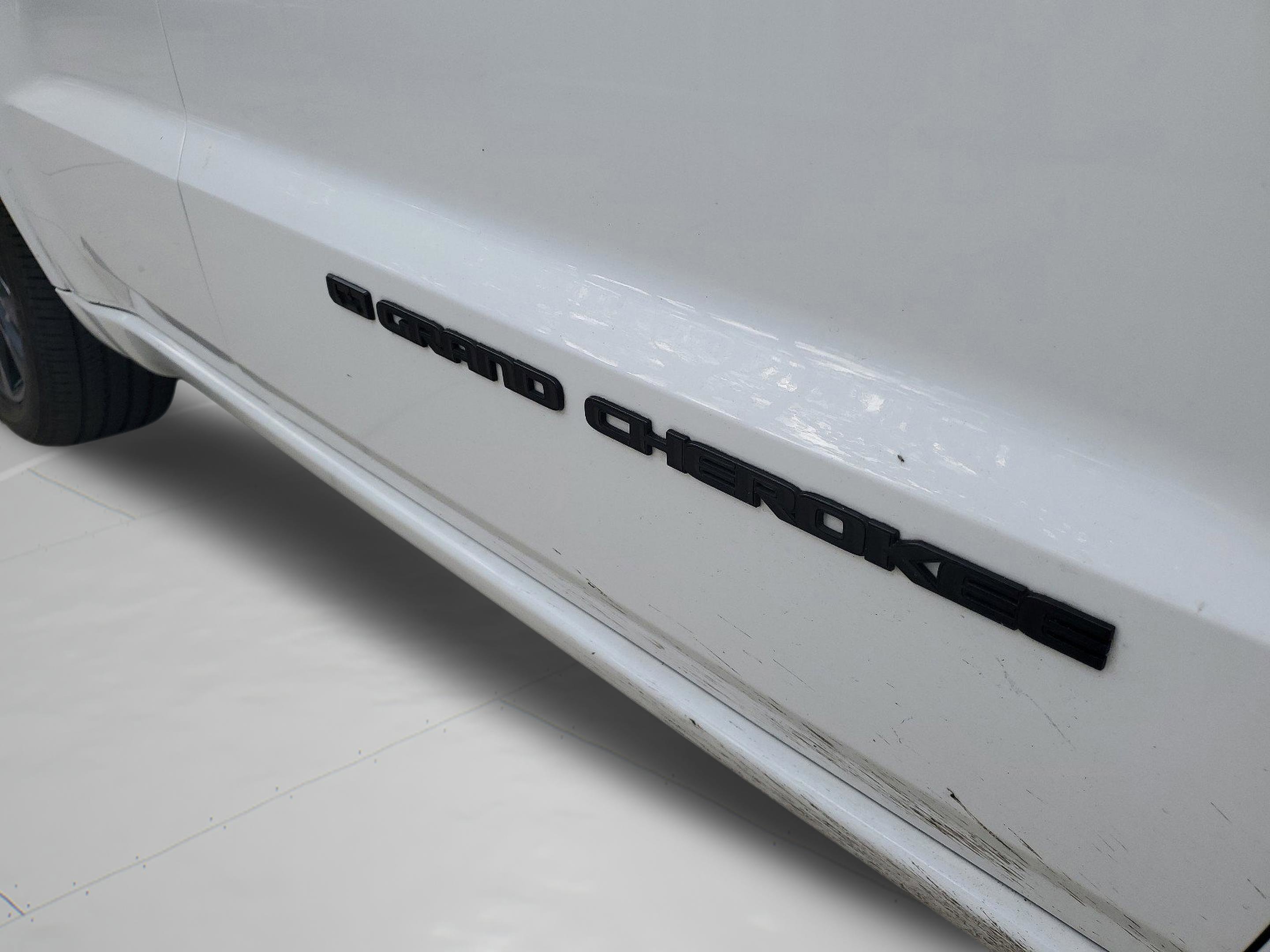 Certified 2022 Jeep Grand Cherokee Laredo X image 6