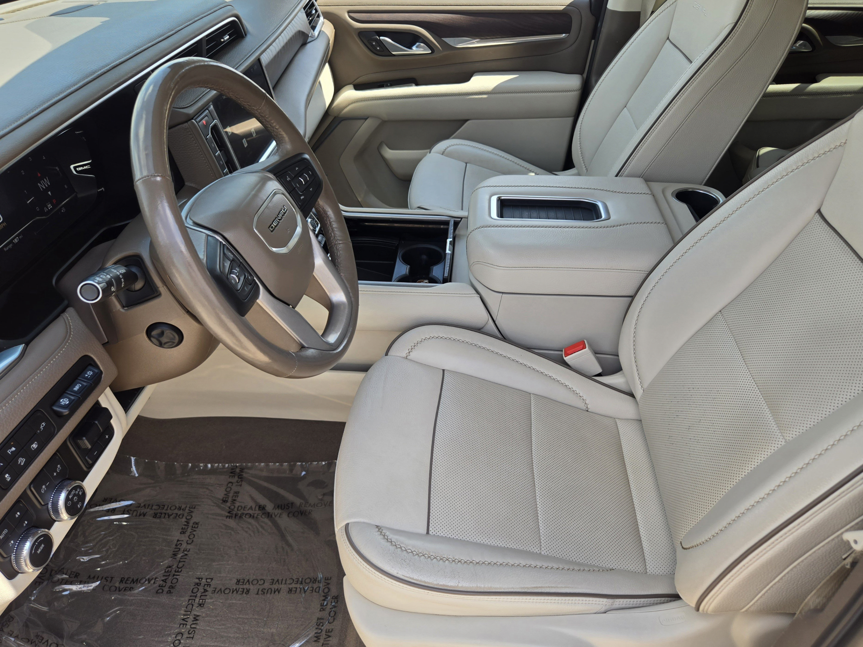 Used 2022 GMC Yukon Denali w/ Denali Premium Package AWD/4WD image 7