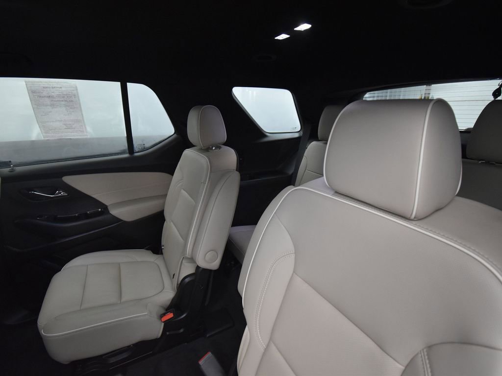 Used 2023 Chevrolet Traverse Premier image 12