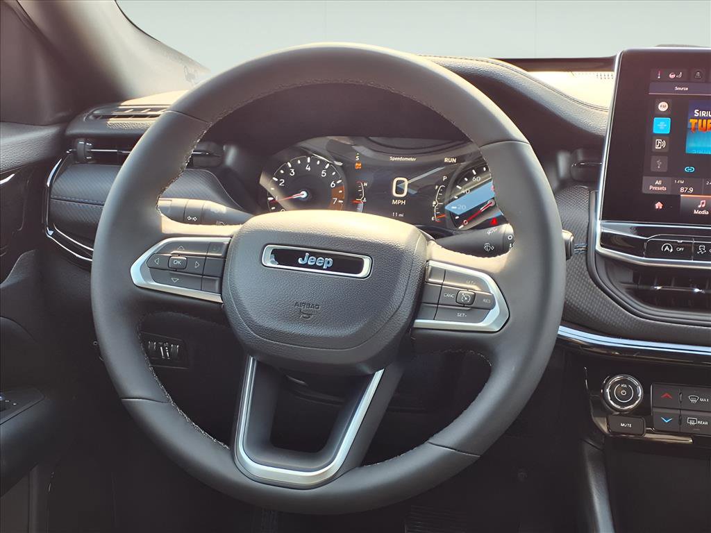 New 2026 Jeep Compass Latitude image 9