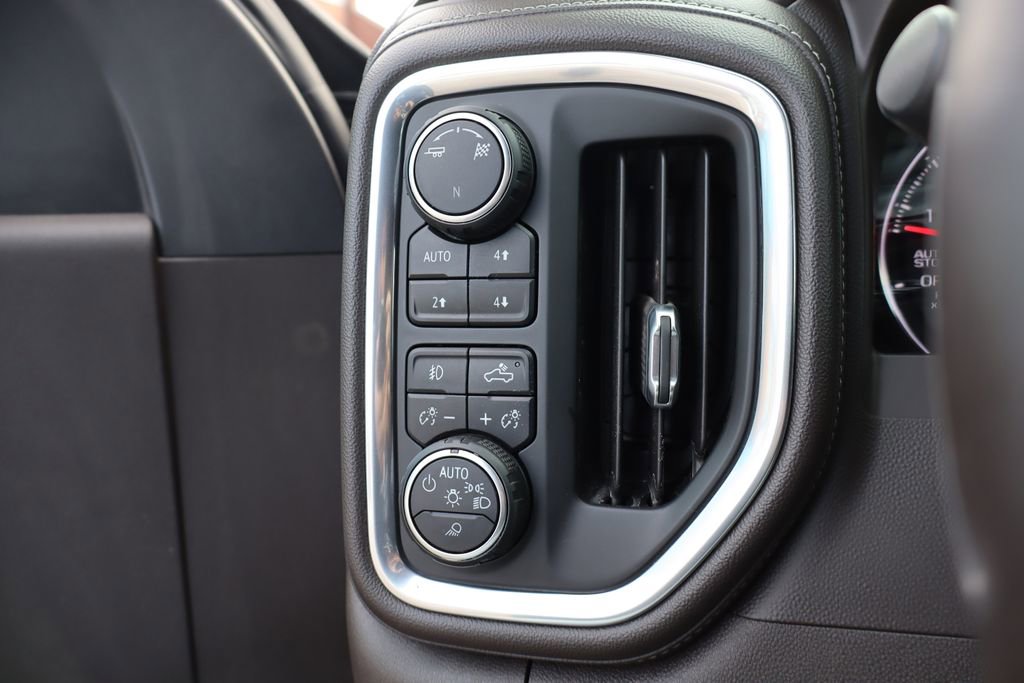 Used 2019 Chevrolet Silverado 1500 LTZ image 16