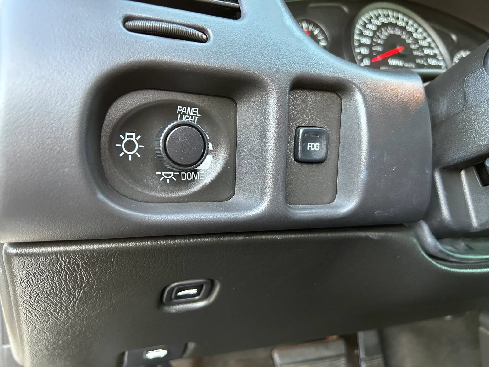 Used 2004 Chevrolet Monte Carlo SS w/ Preferred Equipment Group FWD image 14